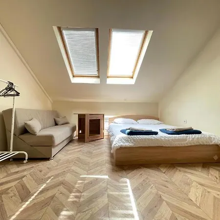 Centre 1 * Βάρνα